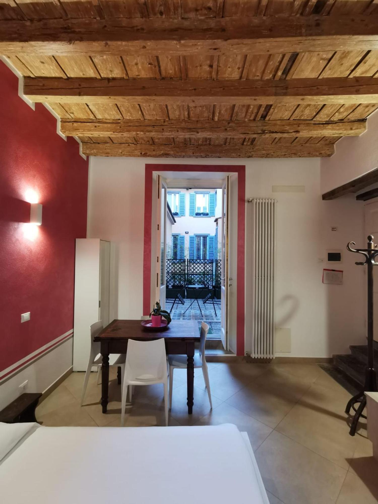 Flora Inn, Super Sweet Studio - Centro Bergamo Buitenkant foto
