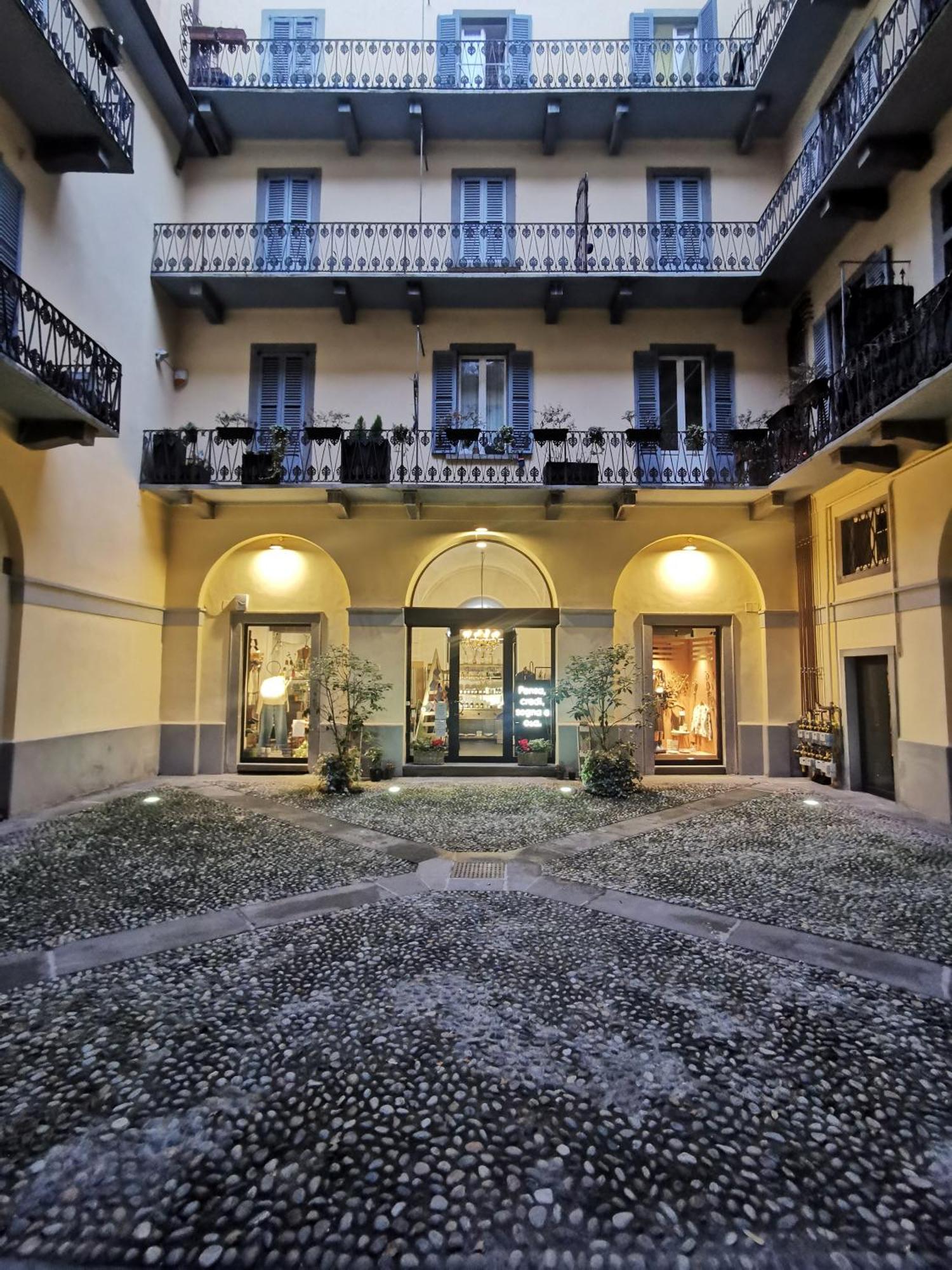 Flora Inn, Super Sweet Studio - Centro Bergamo Buitenkant foto
